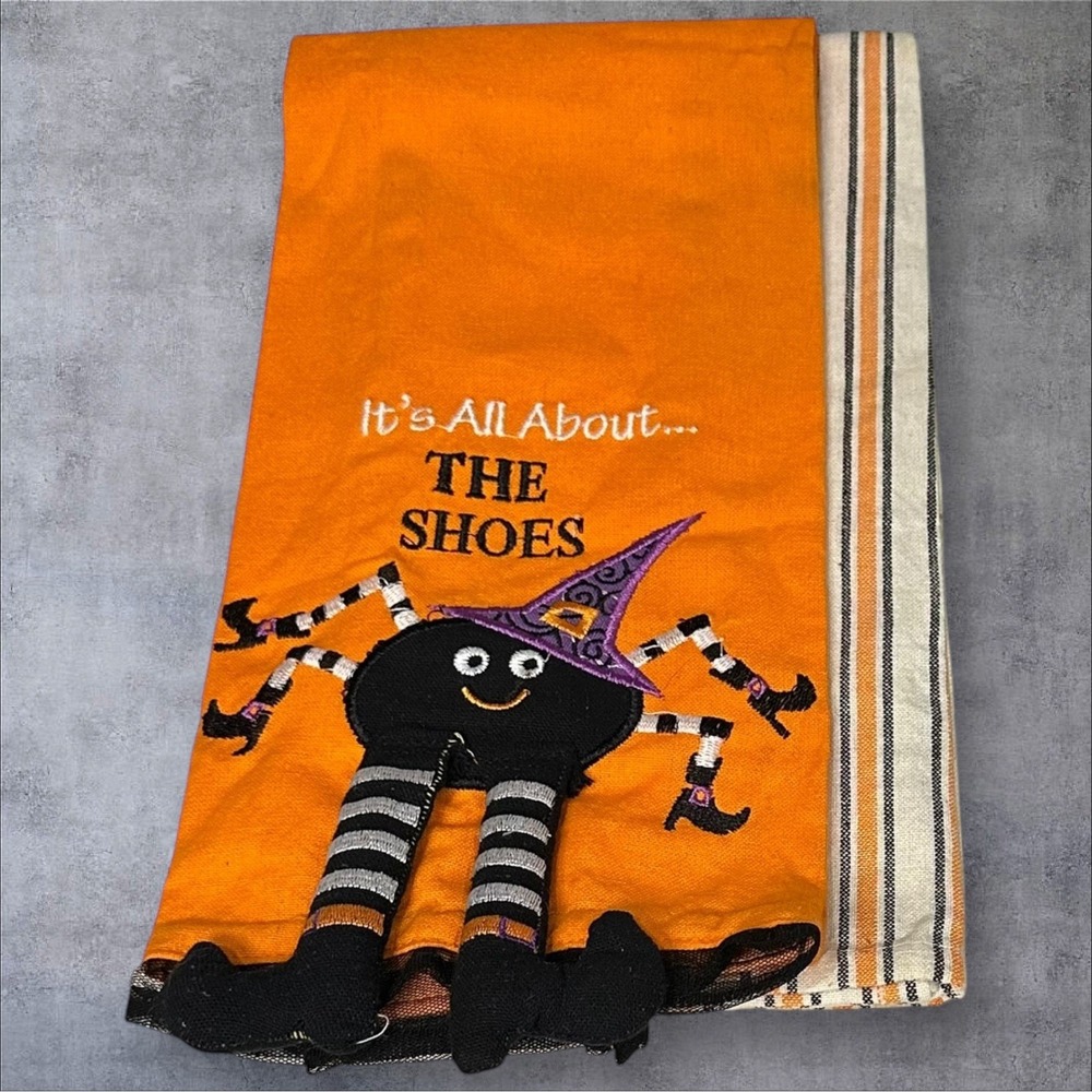 Set of 2 - Decorative‎ Hand Towels 20"X28" Halloween Spider Cynthia Rowley
